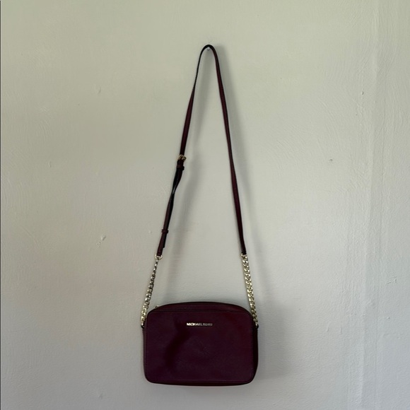Michael Kors Red Crossbody Bag with gold chain detail - Picture 2 of 9